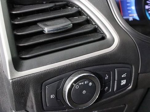 Used 2022 Ford Edge SEL w/ Convenience Package image 19