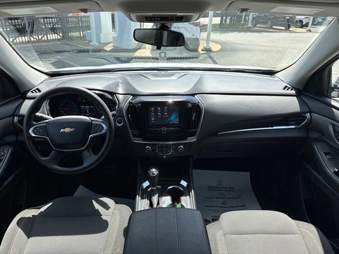Used 2018 Chevrolet Traverse LS FWD image 16