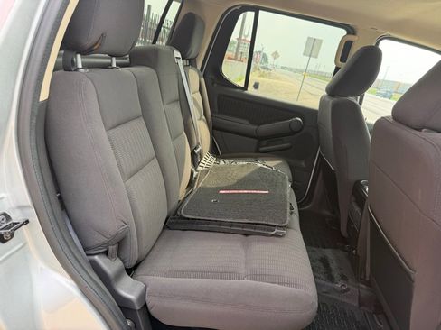 Used 2010 Ford Explorer Sport Trac XLT RWD image 26