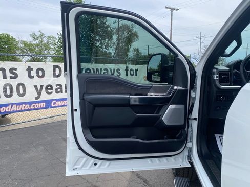 Used 2025 Ford F250 Platinum AWD/4WD image 14