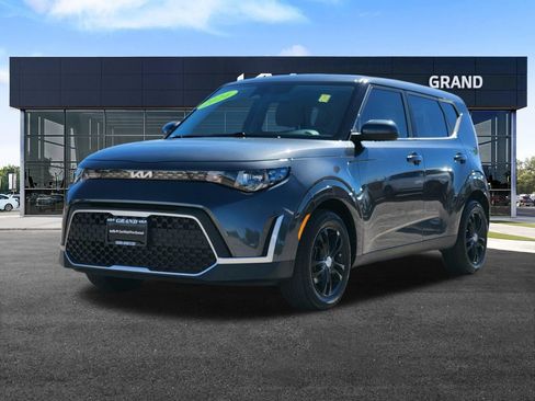 Certified 2024 Kia Soul LX FWD image 5