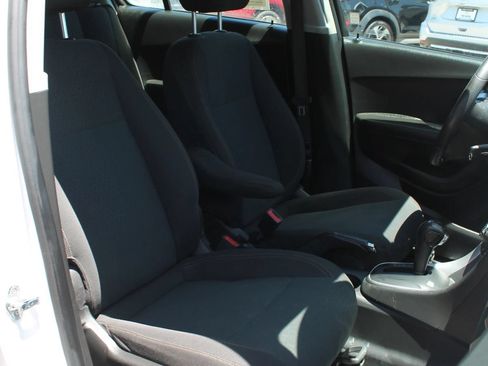 Used 2020 Chevrolet Trax LS FWD image 22