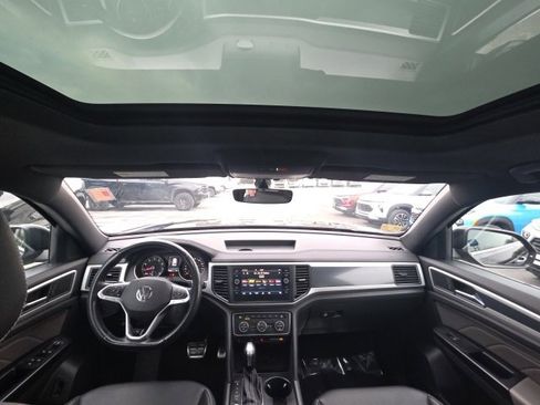 Used 2021 Volkswagen Atlas Cross Sport SE w/ Panoramic Sunroof Package image 10