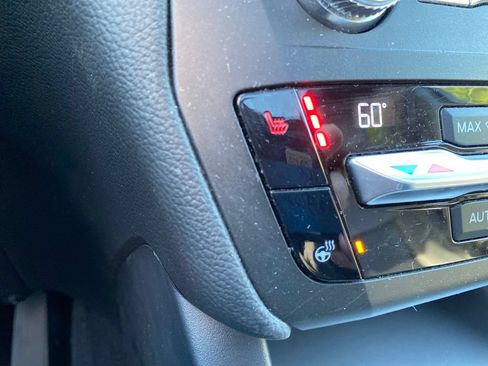 Used 2020 Ford Explorer XLT w/ Equipment Group 202A AWD/4WD image 14