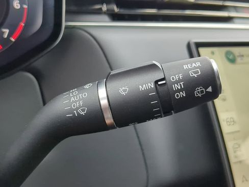 Used 2025 Land Rover Range Rover Sport SE image 28