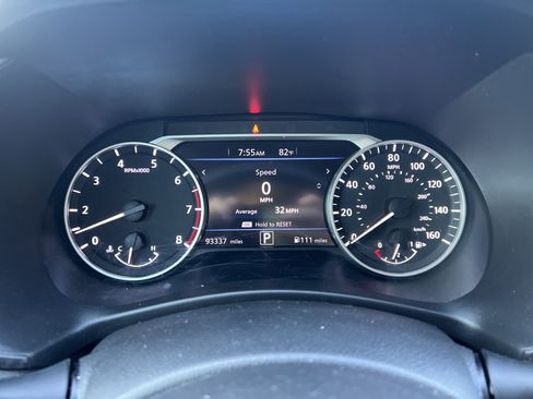 Used 2022 Nissan Sentra SR w/ Midnight Edition FWD image 18