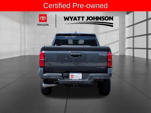 Used 2025 Toyota Tacoma TRD Off-Road AWD/4WD image 4