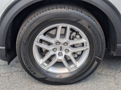 New 2025 Ford Explorer Active w/ Active Comfort Package image 13