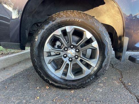 Used 2024 Chevrolet Silverado 1500 High Country w/ Z71 Off-Road Package image 9