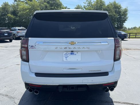 Used 2022 Chevrolet Suburban Premier AWD/4WD image 11