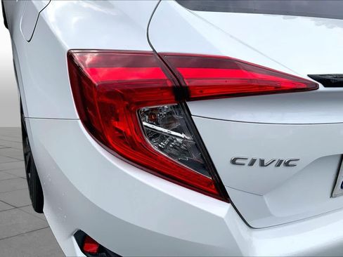 Used 2020 Honda Civic Sport image 28