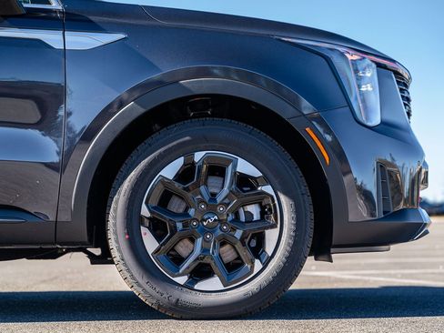 New 2026 Kia Sorento S w/ S Panoramic Sunroof Package image 6