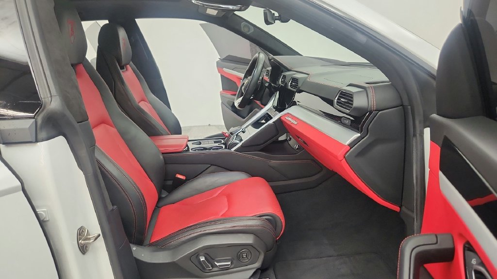 Used 2020 Lamborghini Urus AWD/4WD image 45