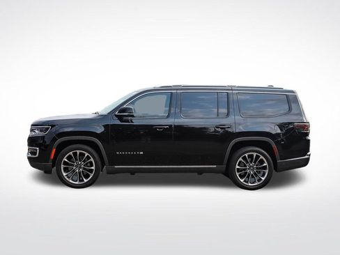 Used 2022 Jeep Wagoneer Series III w/ Premium Group I AWD/4WD image 2