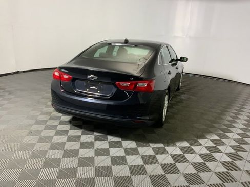 Used 2017 Chevrolet Malibu LT image 7