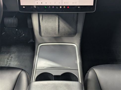 Used 2023 Tesla Model 3 Standard Range image 12