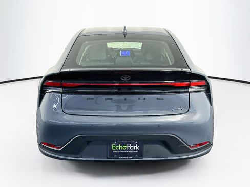 Used 2025 Toyota Prius LE FWD image 7