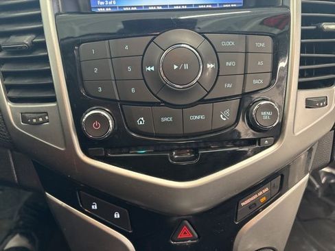 Used 2014 Chevrolet Cruze LT image 31