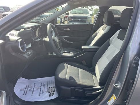 Used 2025 Chevrolet Trax LS w/ Driver Confidence Package FWD image 10
