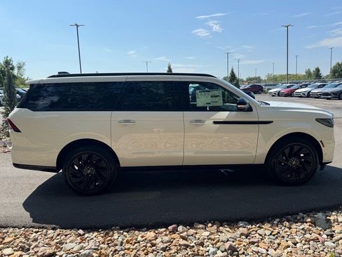 New 2025 Lincoln Navigator L Reserve w/ Jet Appearance Package image 6