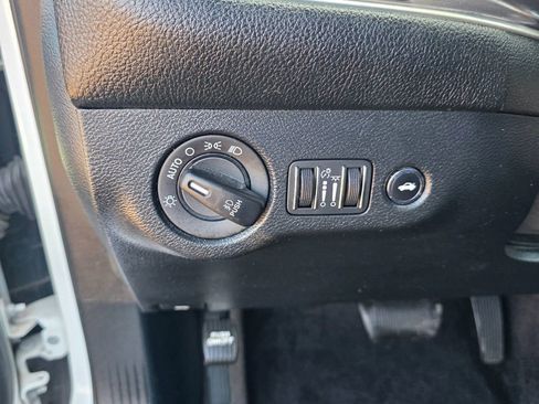 Used 2018 Dodge Challenger R/T RWD image 19