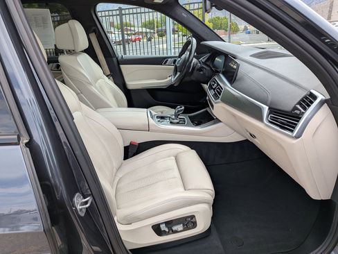 Used 2022 BMW X5 xDrive45e w/ M Sport Package AWD/4WD image 34