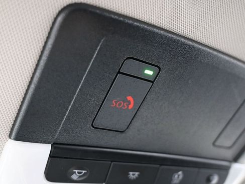 Used 2025 Nissan Pathfinder SV image 23