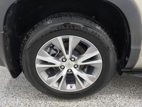Used 2015 Toyota Highlander XLE FWD image 34