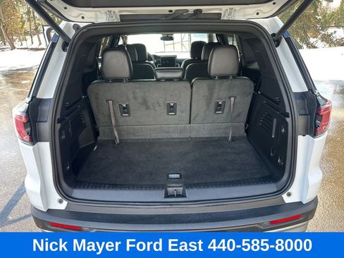 Used 2024 GMC Acadia Elevation image 25