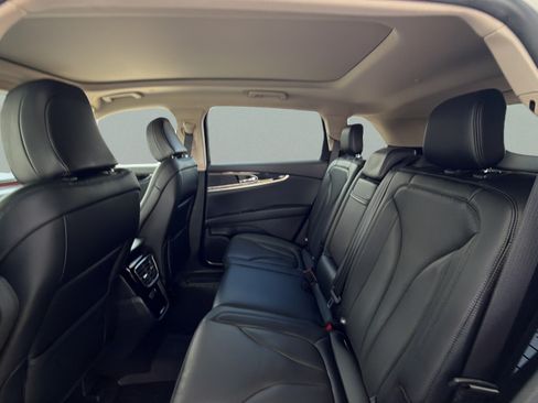 Used 2023 Lincoln Nautilus Reserve AWD/4WD image 24