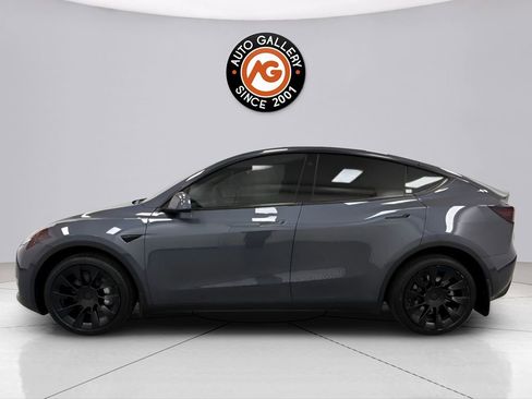 Used 2023 Tesla Model Y Long Range image 4