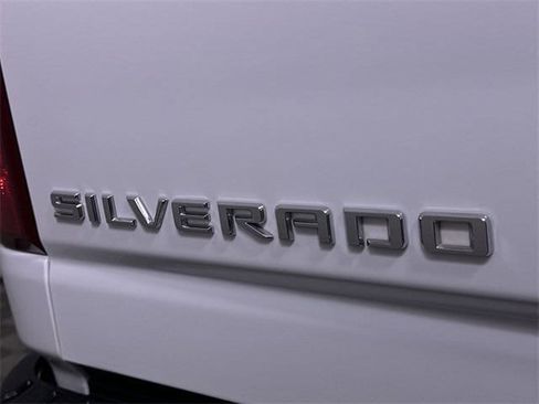 Used 2023 Chevrolet Silverado 2500 LT image 32