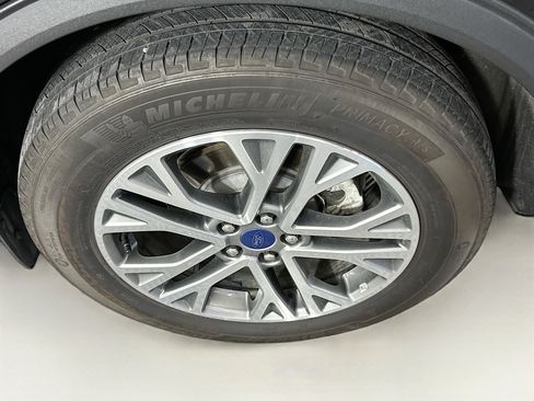 Used 2022 Ford Escape SEL w/ Technology Package image 11