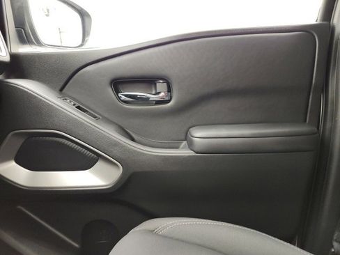 Used 2024 Nissan Frontier SV image 66
