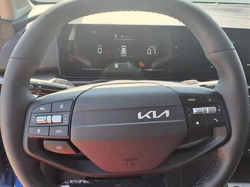 New 2026 Kia Sportage EX w/ EX Panorama Roof Package image 17