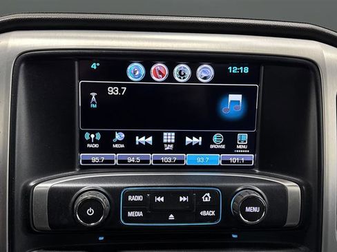 Used 2018 GMC Sierra 1500 SLT w/ Black Pack image 18