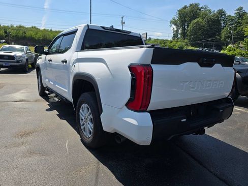 Used 2023 Toyota Tundra SR5 w/ SR5 Convenience Package AWD/4WD image 5