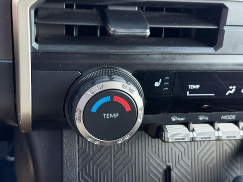 Certified 2024 Toyota Tacoma SR5 AWD/4WD image 23