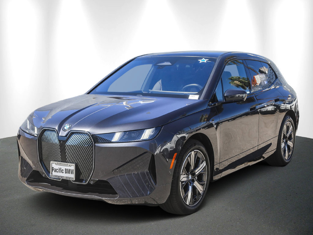 Certified 2026 BMW iX xDrive45 w/ Premium Package AWD/4WD image 3
