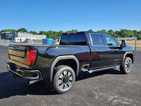 New 2026 GMC Sierra 2500 Denali w/ Denali Reserve Package AWD/4WD image 6
