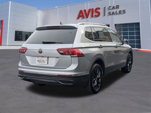 Used 2024 Volkswagen Tiguan SE image 6