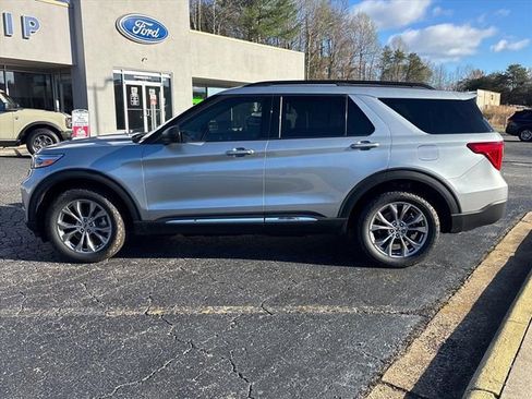 Used 2023 Ford Explorer XLT w/ Equipment Group 202A image 14
