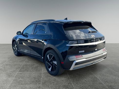 New 2025 Hyundai Ioniq 5 SEL image 3