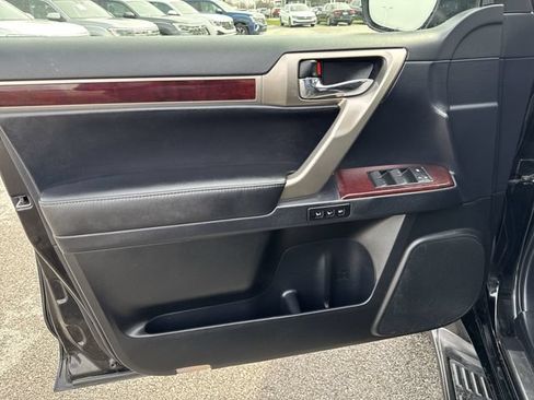Used 2017 Lexus GX 460 Premium w/ Premium Package AWD/4WD image 23