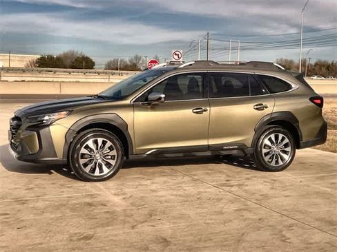 Used 2023 Subaru Outback Touring image 4