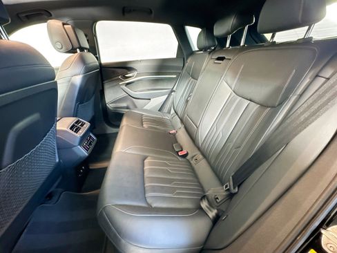 Used 2022 Audi e-tron Chronos w/ Chronos Package image 22