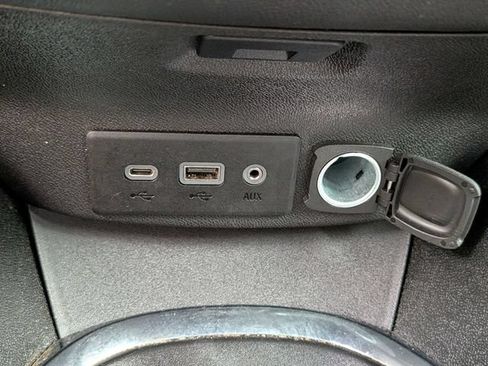 Used 2025 Chevrolet Malibu LT FWD image 32