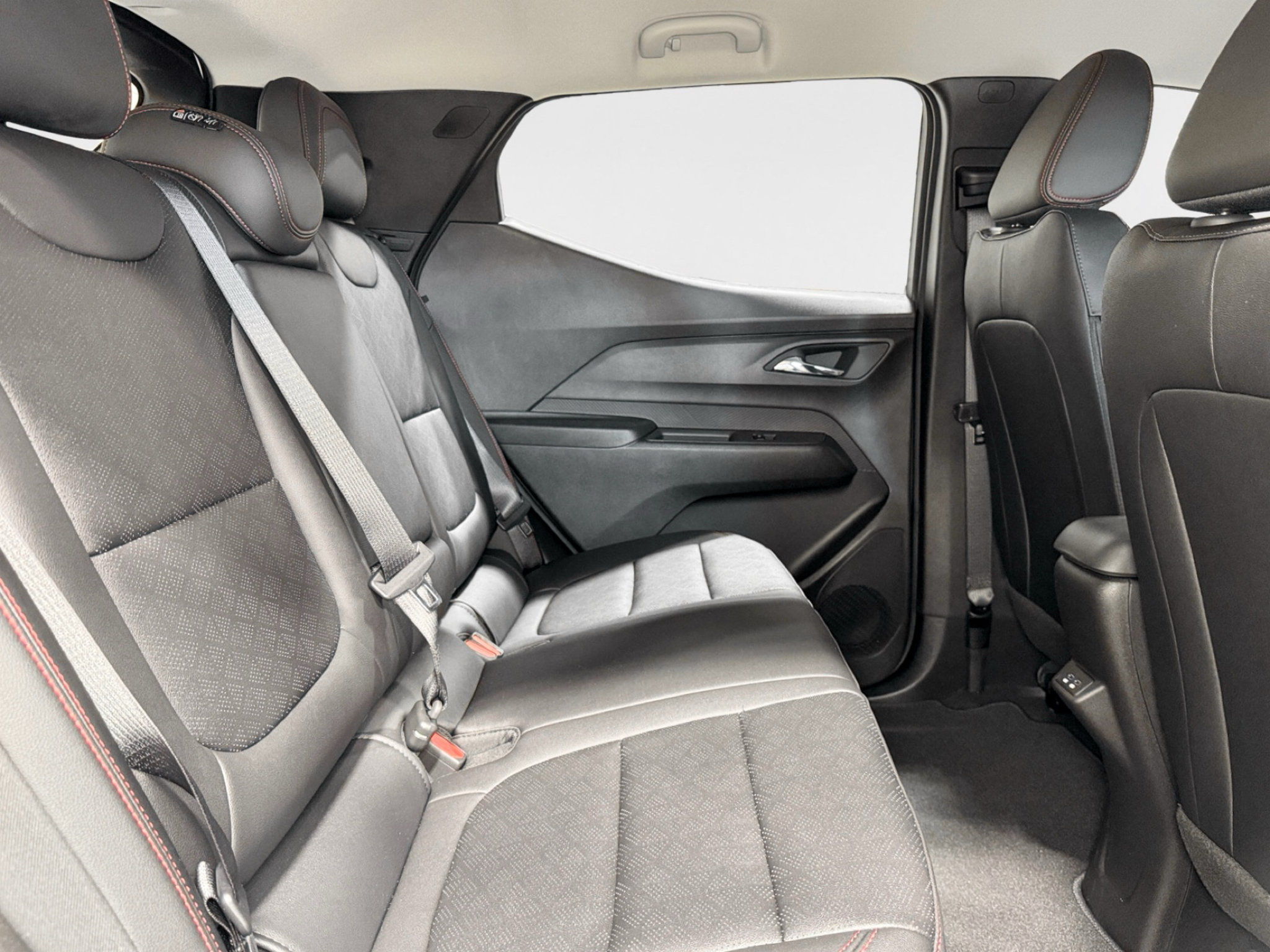 Used 2027 Chevrolet Bolt RS FWD image 24