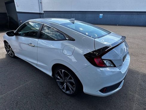 Used 2019 Honda Civic Touring image 17