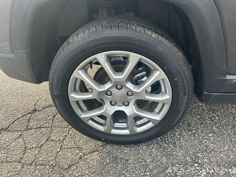 Used 2022 Jeep Compass Latitude w/ Sun and Sound Group image 5